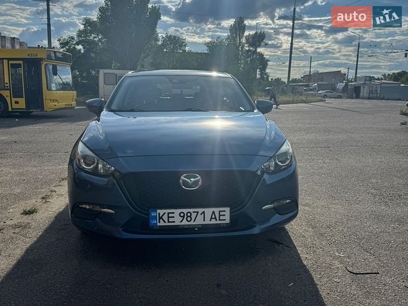 Хэтчбек Mazda 3 2018 в Киеве