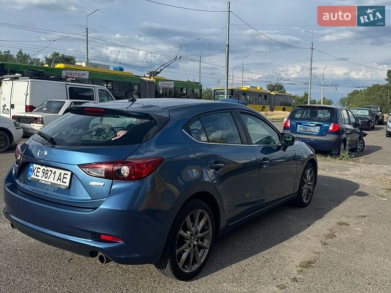 Хэтчбек Mazda 3 2018 в Киеве