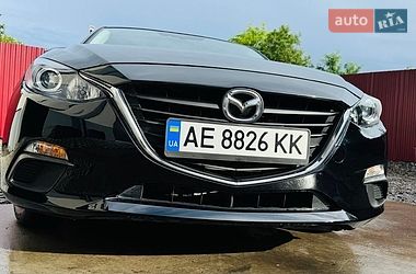 Седан Mazda 3 2015 в Бурштині