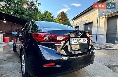 Седан Mazda 3 2015 в Бурштині