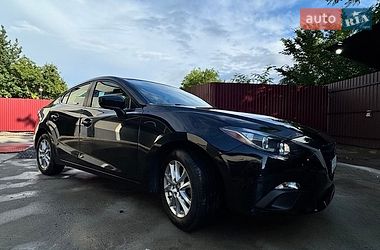 Седан Mazda 3 2015 в Бурштині