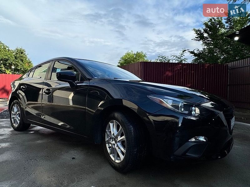 Седан Mazda 3 2015 в Бурштині