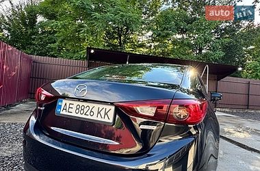Седан Mazda 3 2015 в Бурштині