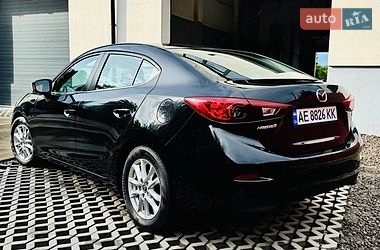 Седан Mazda 3 2015 в Бурштині