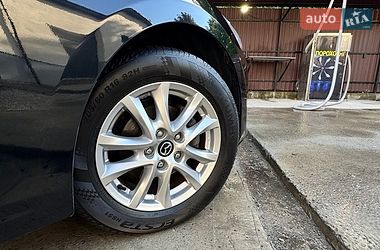 Седан Mazda 3 2015 в Бурштині