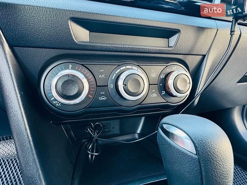 Седан Mazda 3 2015 в Бурштині