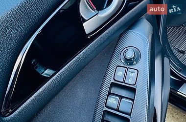 Седан Mazda 3 2015 в Бурштині