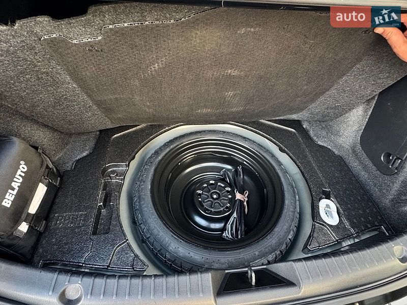 Седан Mazda 3 2015 в Бурштині