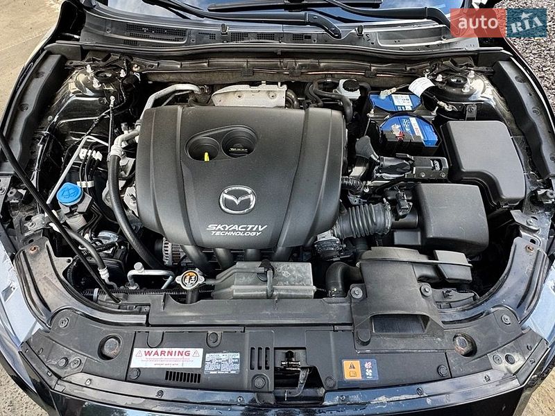 Седан Mazda 3 2015 в Бурштині