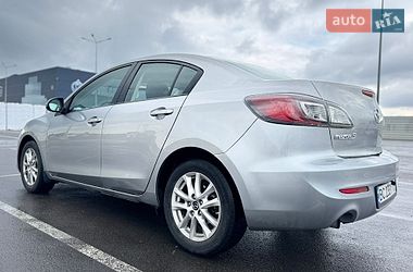 Седан Mazda 3 2013 в Львове