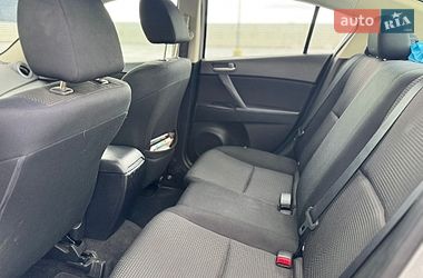 Седан Mazda 3 2013 в Львове
