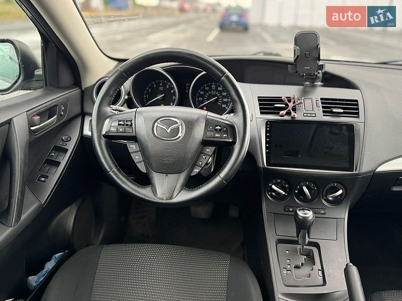 Седан Mazda 3 2013 в Львове