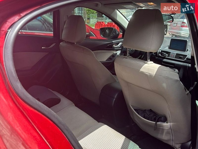 Седан Mazda 3 2014 в Киеве