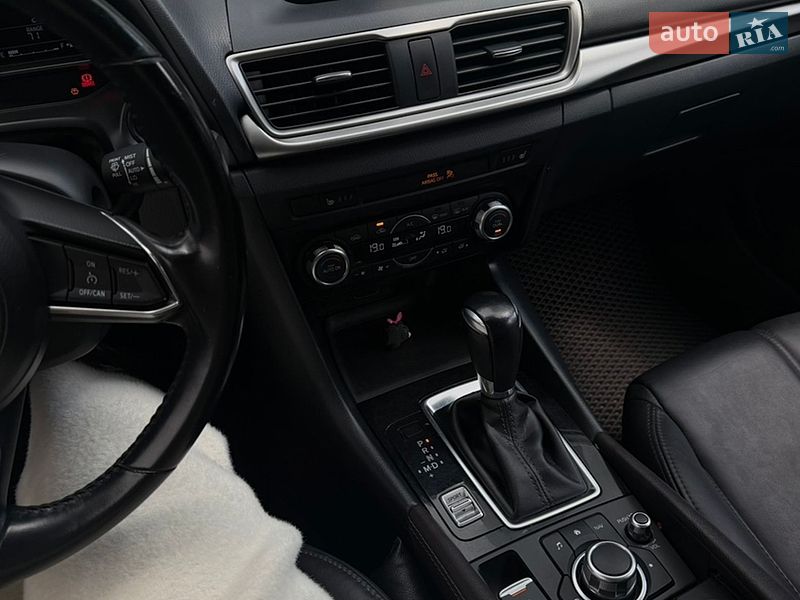 Хэтчбек Mazda 3 2018 в Ровно