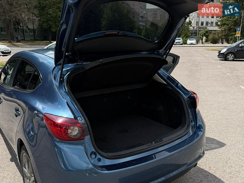 Хэтчбек Mazda 3 2018 в Ровно