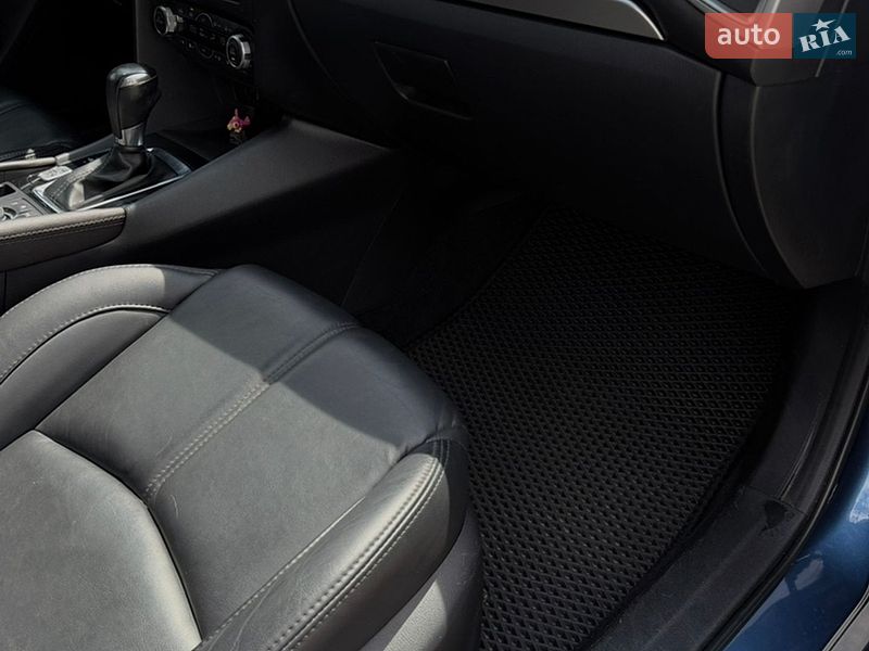 Хэтчбек Mazda 3 2018 в Ровно