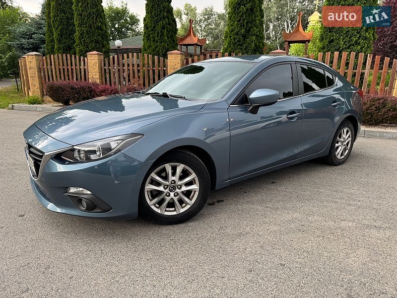 Седан Mazda 3 2015 в Днепре