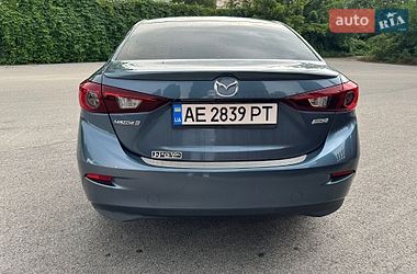 Седан Mazda 3 2015 в Днепре
