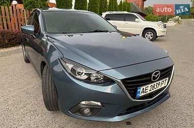 Седан Mazda 3 2015 в Днепре