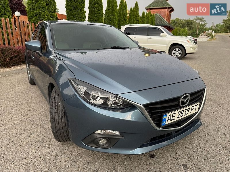 Седан Mazda 3 2015 в Днепре