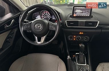 Седан Mazda 3 2015 в Днепре