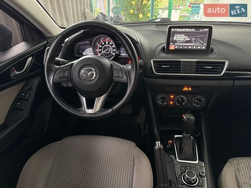Седан Mazda 3 2015 в Днепре