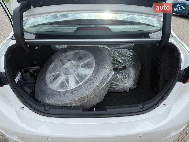 Седан Mazda 3 2018 в Киеве фото 22 Седан Mazda 3 2018 в Киеве