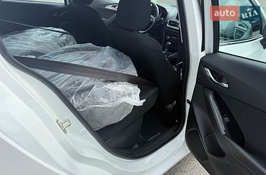 Седан Mazda 3 2018 в Киеве фото 24 Седан Mazda 3 2018 в Киеве