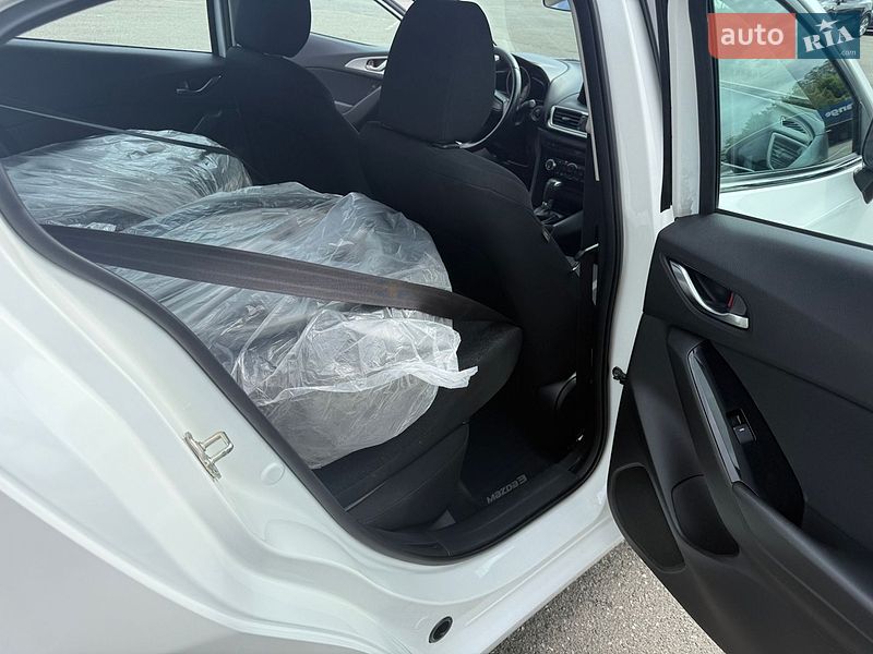 Седан Mazda 3 2018 в Киеве фото 24 Седан Mazda 3 2018 в Киеве