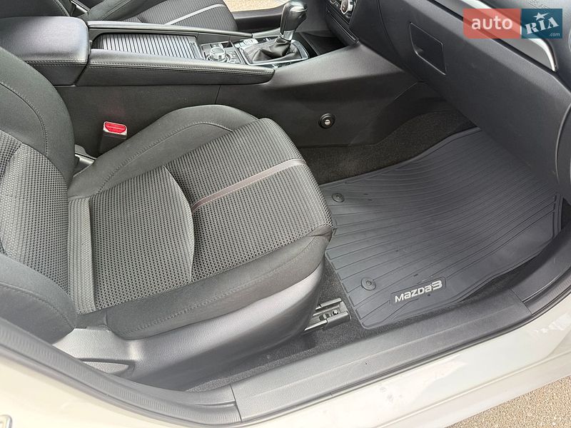 Седан Mazda 3 2018 в Киеве фото 26 Седан Mazda 3 2018 в Киеве