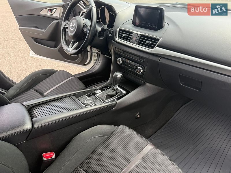 Седан Mazda 3 2018 в Киеве фото 27 Седан Mazda 3 2018 в Киеве