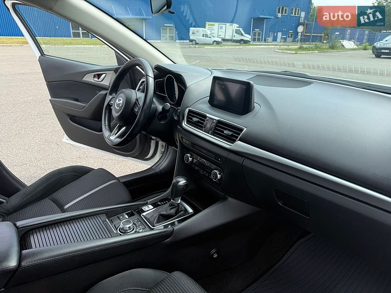 Седан Mazda 3 2018 в Киеве фото 29 Седан Mazda 3 2018 в Киеве