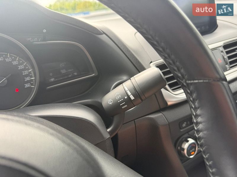 Седан Mazda 3 2018 в Киеве фото 36 Седан Mazda 3 2018 в Киеве