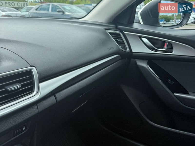 Седан Mazda 3 2018 в Киеве фото 41 Седан Mazda 3 2018 в Киеве