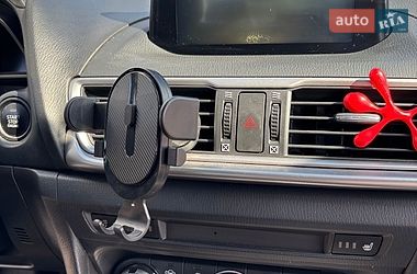 Седан Mazda 3 2017 в Дніпрі