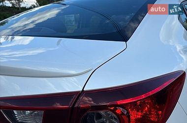 Седан Mazda 3 2017 в Дніпрі
