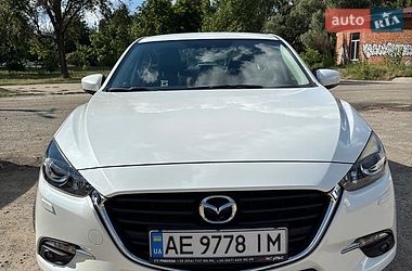 Седан Mazda 3 2017 в Дніпрі
