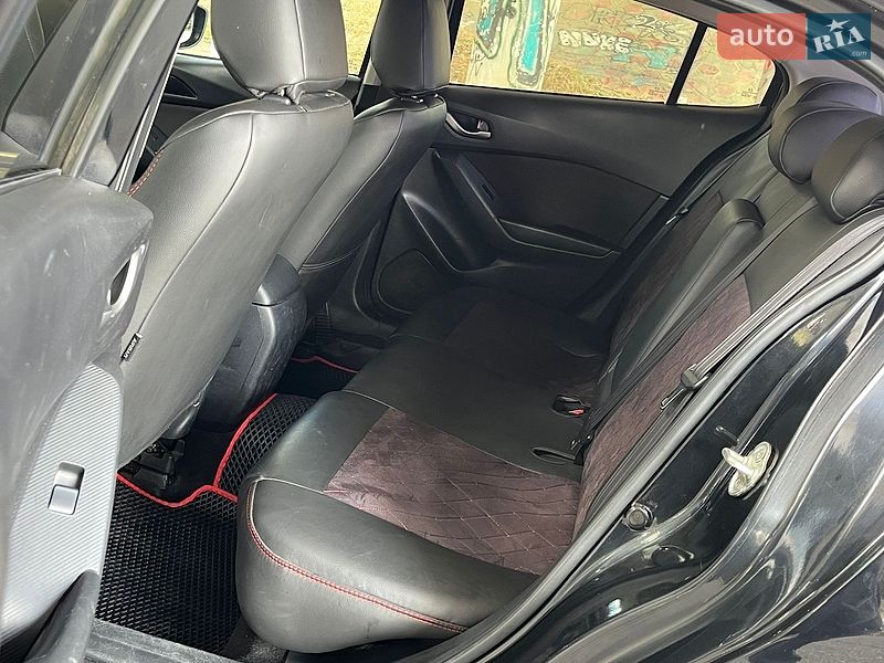 Седан Mazda 3 2015 в Одессе