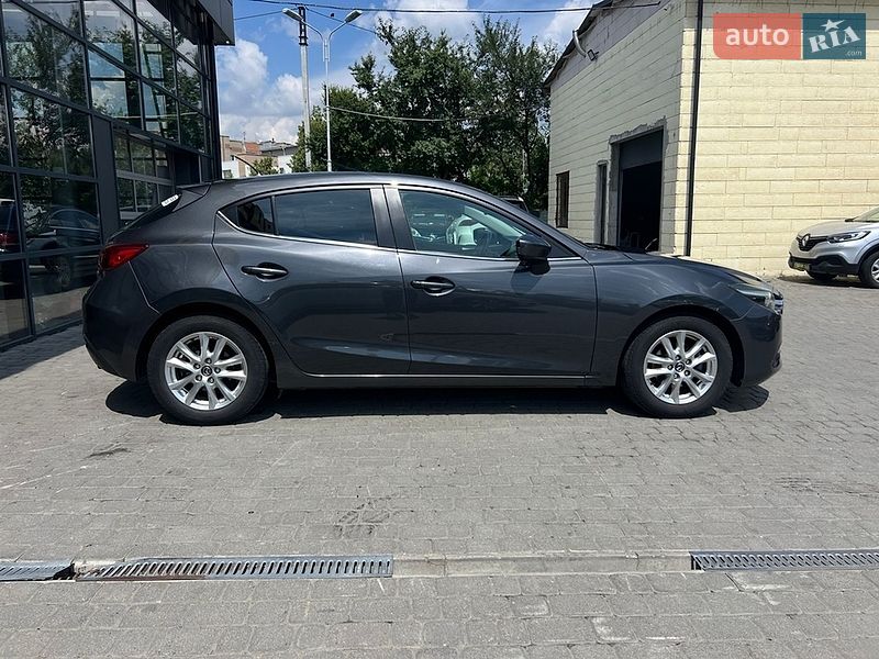 Хэтчбек Mazda 3 2015 в Ивано-Франковске