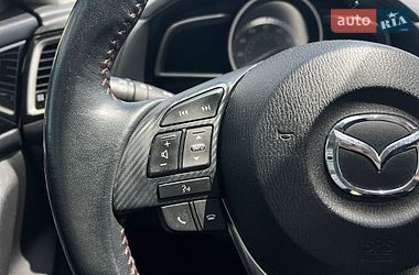 Хэтчбек Mazda 3 2015 в Ивано-Франковске