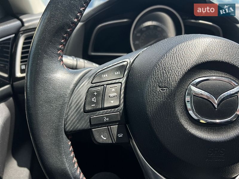 Хэтчбек Mazda 3 2015 в Ивано-Франковске