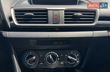 Хэтчбек Mazda 3 2015 в Ивано-Франковске