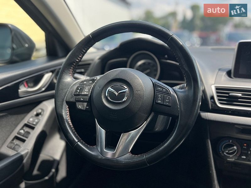 Хэтчбек Mazda 3 2015 в Ивано-Франковске