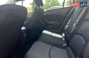 Хэтчбек Mazda 3 2015 в Ивано-Франковске