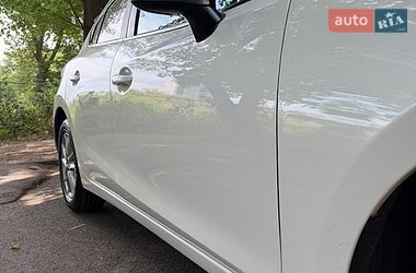 Хэтчбек Mazda 3 2016 в Львове
