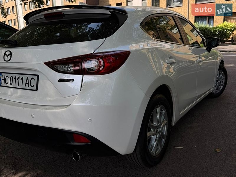 Хэтчбек Mazda 3 2016 в Львове