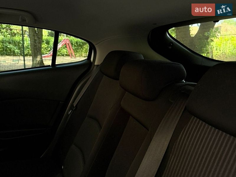 Хэтчбек Mazda 3 2016 в Львове