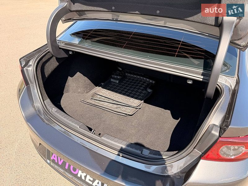 Седан Mazda 3 2019 в Кривому Розі