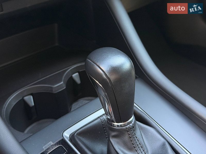 Седан Mazda 3 2019 в Кривому Розі