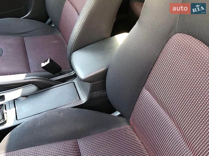 Хетчбек Mazda 3 2006 в Києві фото 7 Хетчбек Mazda 3 2006 в Києві